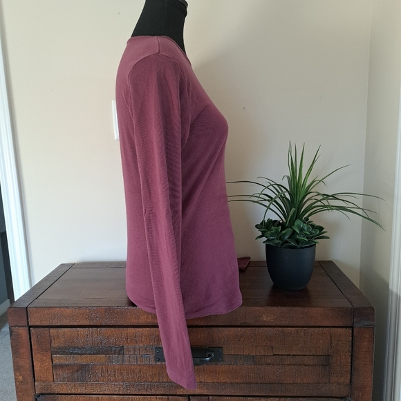 Ellen Tracy Cotton Tee Long Sleeved Burgandy Red T-shirt Women's Cotton Tee - Picture 4 of 8